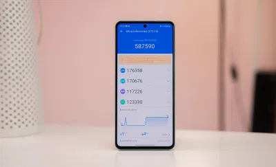Galaxy M55 5G được trang bị chip Snapdragon 7 Gen 1, ra mắt từ năm 2022, xếp vào phân khúc tầm trung (Ảnh: Internet) Galaxy M55 5G được trang bị chip Snapdragon 7 Gen 1, ra mắt từ năm 2022, xếp vào phân khúc tầm trung (Ảnh: Internet)