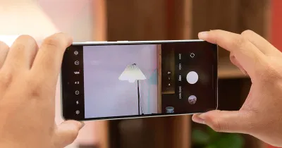 Galaxy M55 5G lại thiếu đi ống kính tele, vốn đóng vai trò quan trọng trong việc chụp ảnh chân dung từ xa hay zoom vật thể (Ảnh: Internet) Galaxy M55 5G lại thiếu đi ống kính tele, vốn đóng vai trò quan trọng trong việc chụp ảnh chân dung từ xa hay zoom vật thể (Ảnh: Internet)
