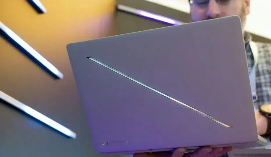 Laptop ASUS ROG Zephyrus 2024 (Ảnh: Internet) Laptop ASUS ROG Zephyrus 2024 (Ảnh: Internet)