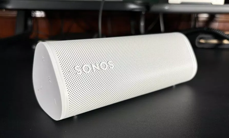 Logo Sonos trên loa Roam 2 (Ảnh: Internet) Logo Sonos trên loa Roam 2 (Ảnh: Internet)