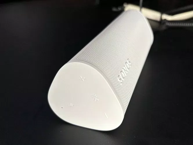 Các nút điều khiển của loa Sonos Roam 2 (Ảnh: Internet) Các nút điều khiển của loa Sonos Roam 2 (Ảnh: Internet)