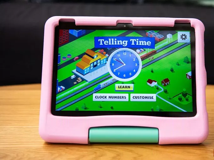 Ứng dụng Telling Time trên máy tính bảng Amazon Fire HD 10 Kids (Ảnh: Internet)