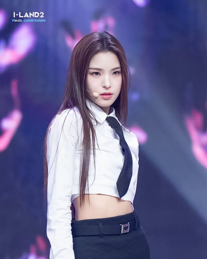 Hồ sơ thành viên Mai nhóm nhạc izna (Ảnh: Internet)