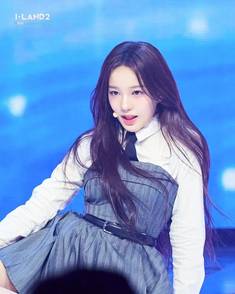 Hồ sơ thành viên Sarang nhóm nhạc izna (Ảnh: Internet)