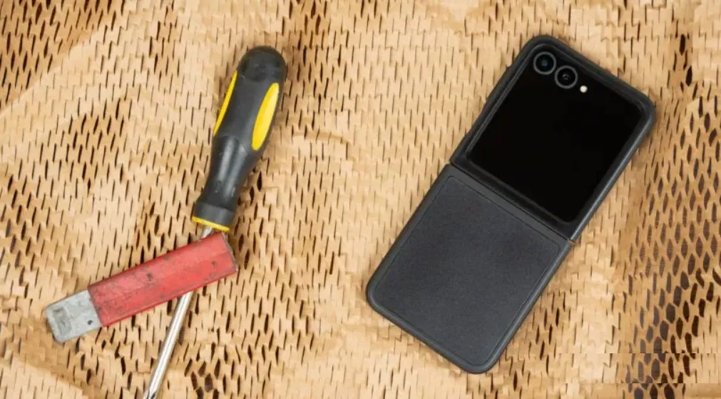 Ốp lưng Otterbox Thin Flex dành cho điện thoại Galaxy Z Flip 6 (Ảnh: Internet)