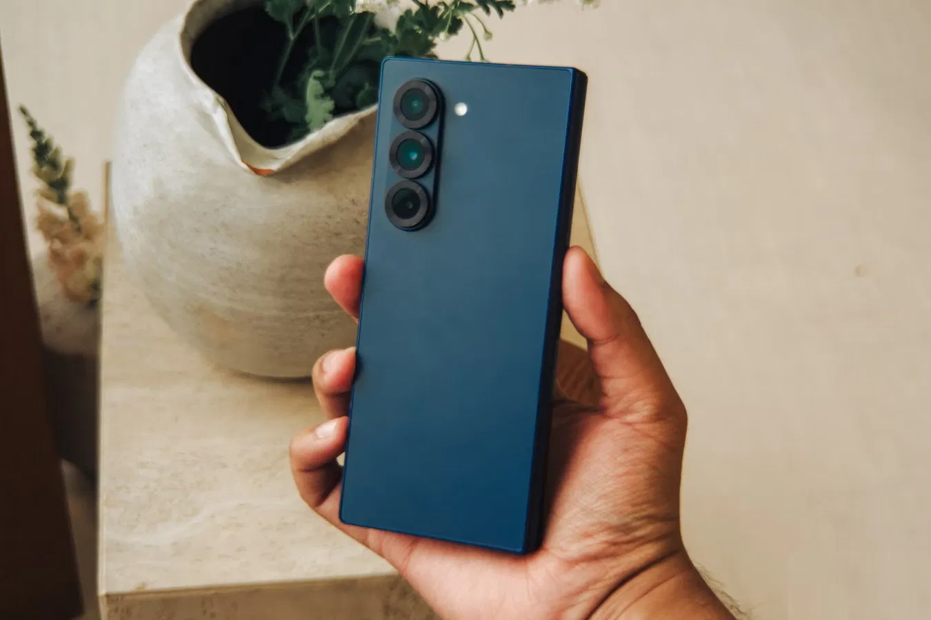 Galaxy Z Fold 6 chống bụi và nước IP48