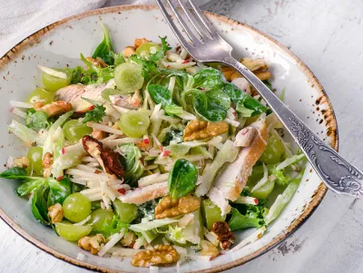 Salad óc chó cho bữa trưa. (Nguồn: Internet)