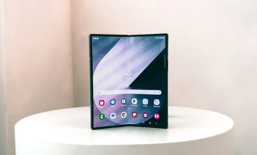 Điện thoại Galaxy Z Fold 6 mở ra (Ảnh: Internet) Điện thoại Galaxy Z Fold 6 mở ra (Ảnh: Internet)