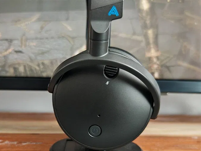 Tai nghe Audeze Maxwell (Ảnh: Internet) Tai nghe Audeze Maxwell (Ảnh: Internet)