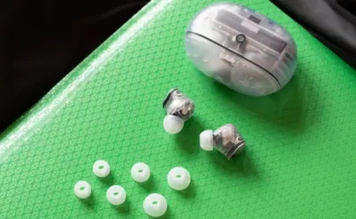 Bộ sản phẩm tai nghe Beats Studio Buds Plus có sẵn 4 bộ đệm tai với kích cỡ khác nhau (Ảnh: Internet) Bộ sản phẩm tai nghe Beats Studio Buds Plus có sẵn 4 bộ đệm tai với kích cỡ khác nhau (Ảnh: Internet)