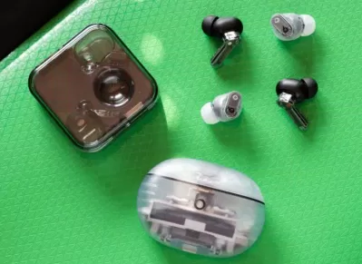 So sánh kích thước hộp đựng và tai nghe Beats Studio Buds Plus và Nothing Ear 1 (Ảnh: Internet) So sánh kích thước hộp đựng và tai nghe Beats Studio Buds Plus và Nothing Ear 1 (Ảnh: Internet)