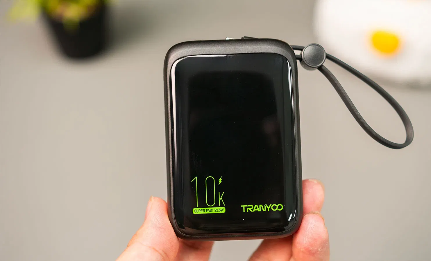 TRANYOO T-K14 dễ bám vân tay và bụi bẩn sau một thời gian sử dụng (Ảnh: Internet) TRANYOO T-K14 dễ bám vân tay và bụi bẩn sau một thời gian sử dụng (Ảnh: Internet)