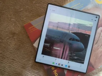 Điện thoại vivo X Fold 3 Pro (Ảnh: Internet) Điện thoại vivo X Fold 3 Pro (Ảnh: Internet)