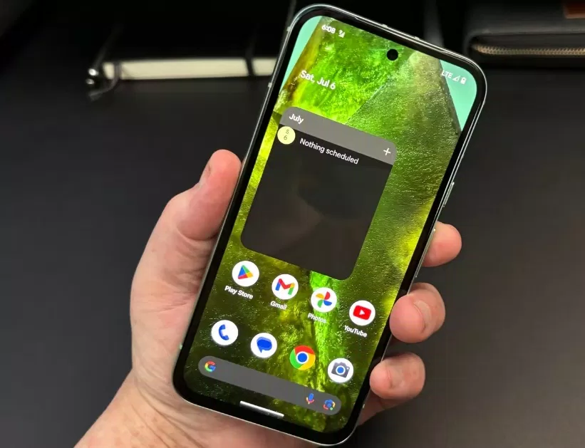 Điện thoại Pixel 8a hiển thị màn hình chính (Ảnh: Internet) Điện thoại Pixel 8a hiển thị màn hình chính (Ảnh: Internet)