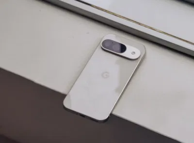Mặt sau của điện thoại Pixel 9 màu trắng (Ảnh: Internet) Mặt sau của điện thoại Pixel 9 màu trắng (Ảnh: Internet)