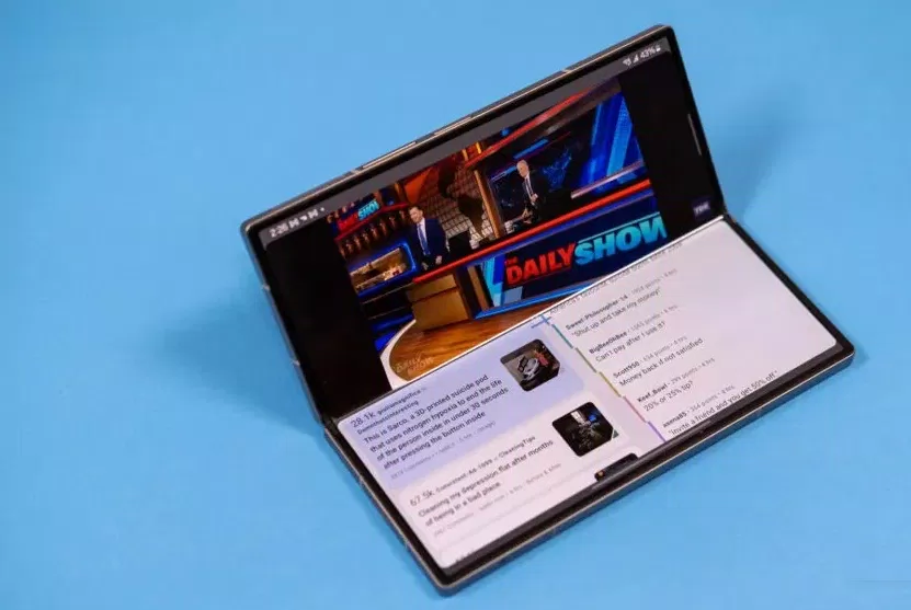 Xử lý đa nhiệm trên điện thoại Galaxy Z Fold 6 (Ảnh: Internet) Xử lý đa nhiệm trên điện thoại Galaxy Z Fold 6 (Ảnh: Internet)