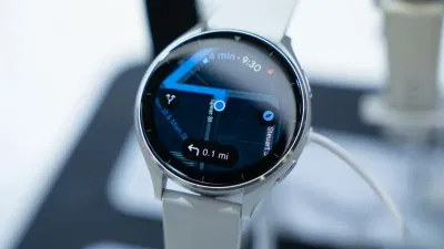 Người dùng đồng hồ thông minh chạy Wear OS sẽ được trải nghiệm tính bản đồ ngoại tuyến ngay trên thiết bị đeo của mình (Ảnh: Internet) Người dùng đồng hồ thông minh chạy Wear OS sẽ được trải nghiệm tính bản đồ ngoại tuyến ngay trên thiết bị đeo của mình (Ảnh: Internet)