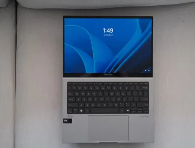 Laptop ASUS Zenbook S 13 OLED (Ảnh: Internet) Laptop ASUS Zenbook S 13 OLED (Ảnh: Internet)