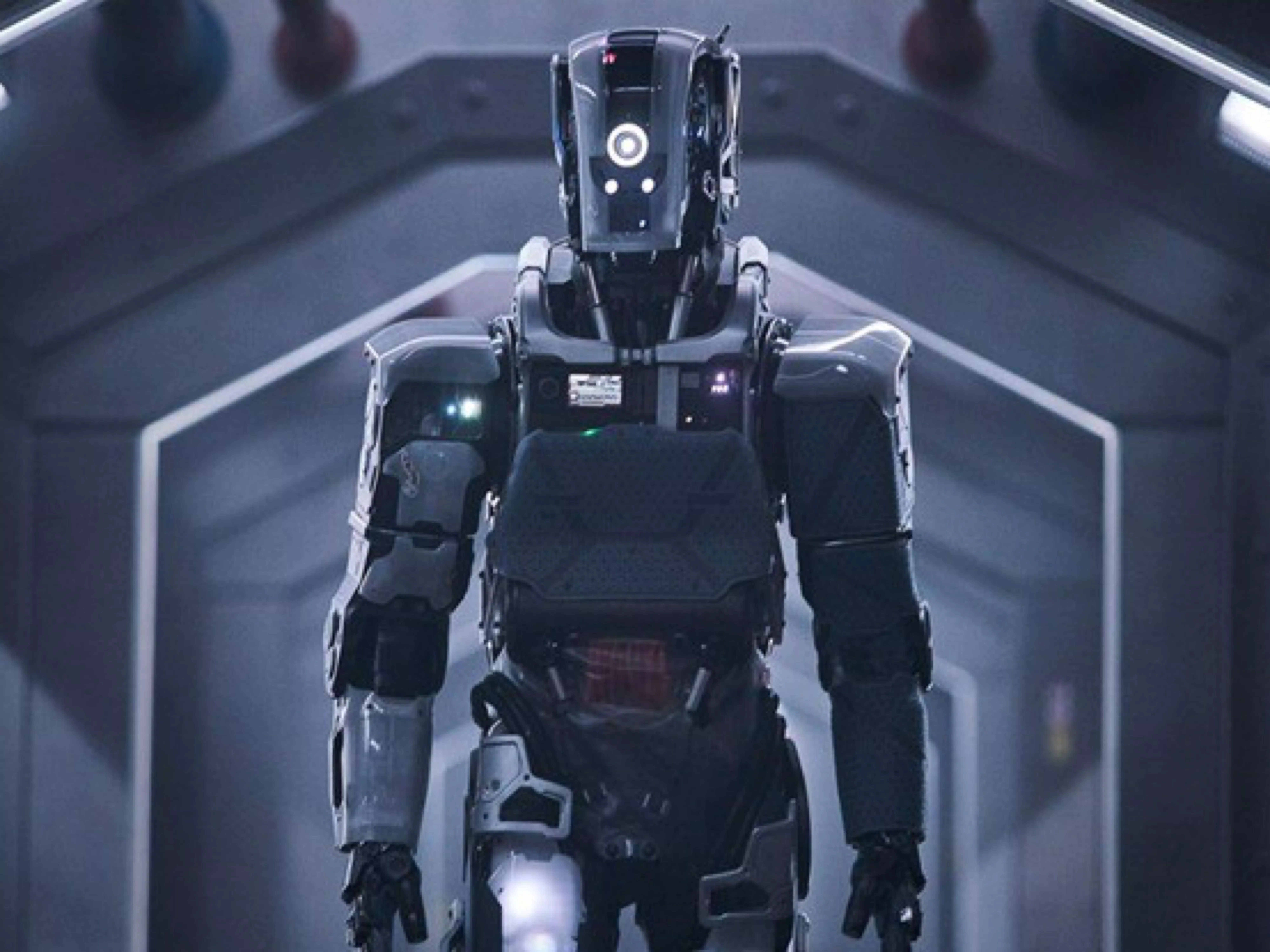 Nhân vật chính của bộ phim, Mother, là một robot(Ảnh: Internet)