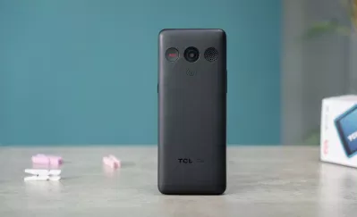 Mặt lưng của TCL T508N (Ảnh: Internet) Mặt lưng của TCL T508N (Ảnh: Internet)