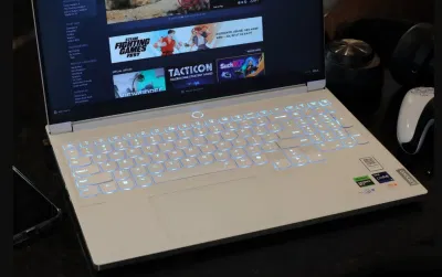 Bàn phím của laptop Lenovo Legion 7i 16 Gen 9 có đèn nền RGB (Ảnh: Internet) Bàn phím của laptop Lenovo Legion 7i 16 Gen 9 có đèn nền RGB (Ảnh: Internet)