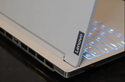 Nắp sau của laptop Lenovo Legion 7i với logo Lenovo (Ảnh: Internet) Nắp sau của laptop Lenovo Legion 7i với logo Lenovo (Ảnh: Internet)