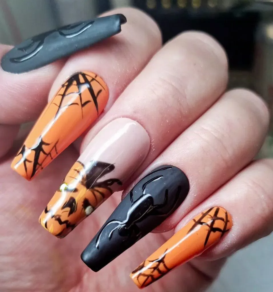 Những mẫu nail Halloween "ma mị"