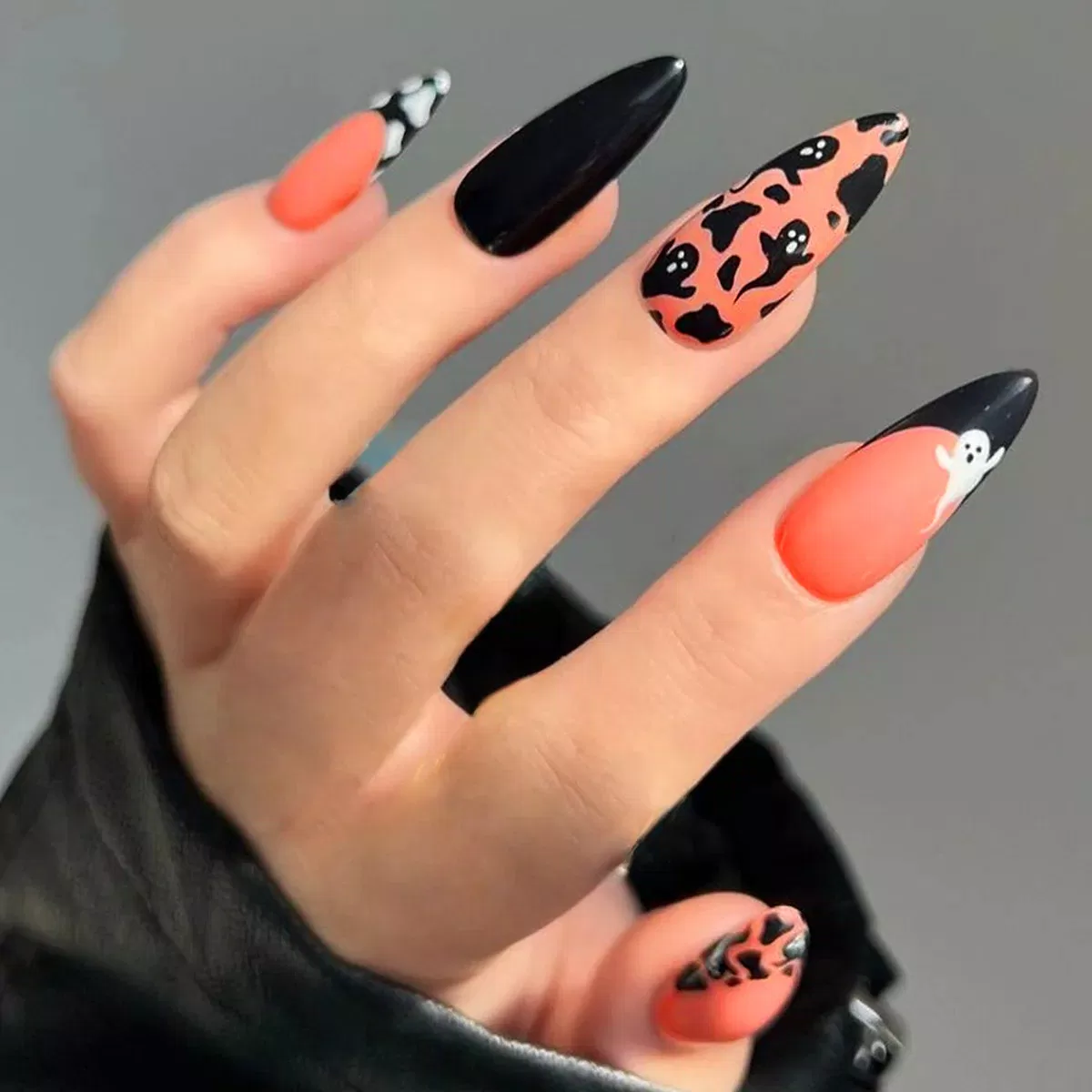 Những mẫu nail Halloween "ma mị"