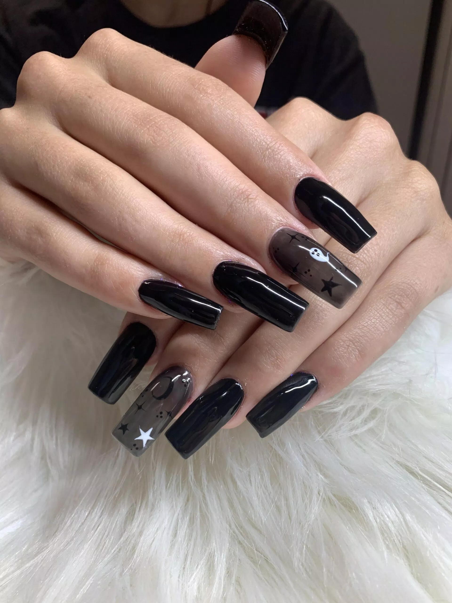 Những mẫu nail Halloween "ma mị"