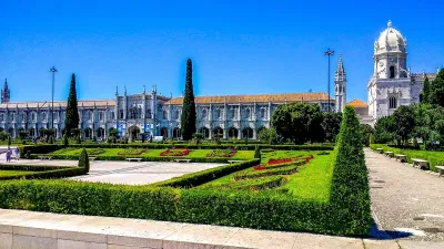 Tu viện Jerónimos là một tuyệt tác kiến trúc của thế kỷ 16. (ảnh: internet) Tu viện Jerónimos là một tuyệt tác kiến trúc của thế kỷ 16. (ảnh: internet)