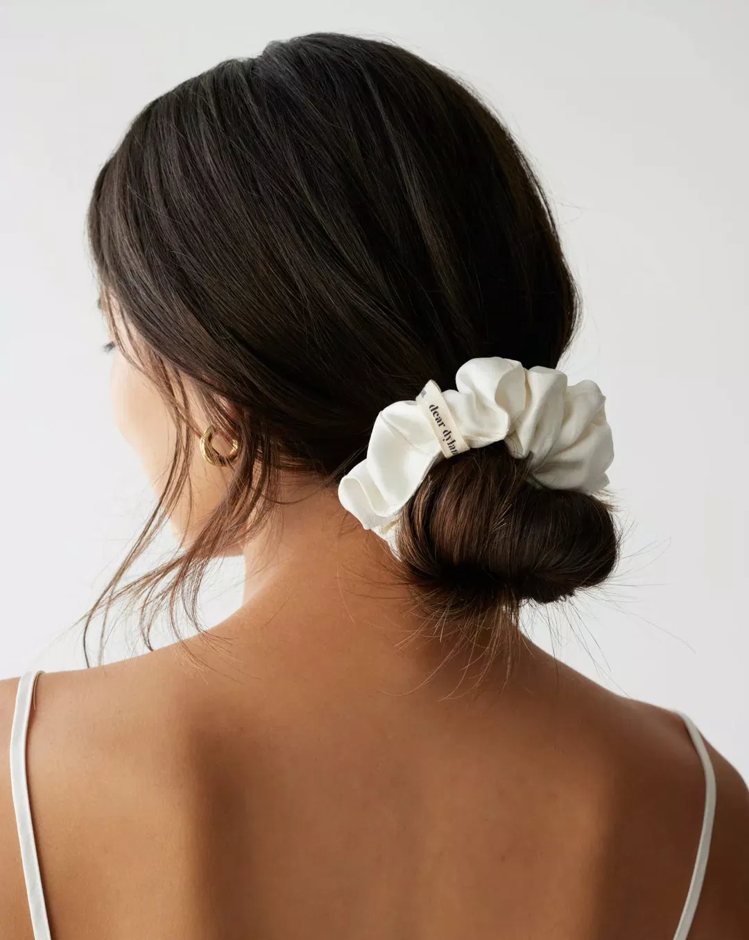 Một vài kiểu tóc sử dụng Scrunchies