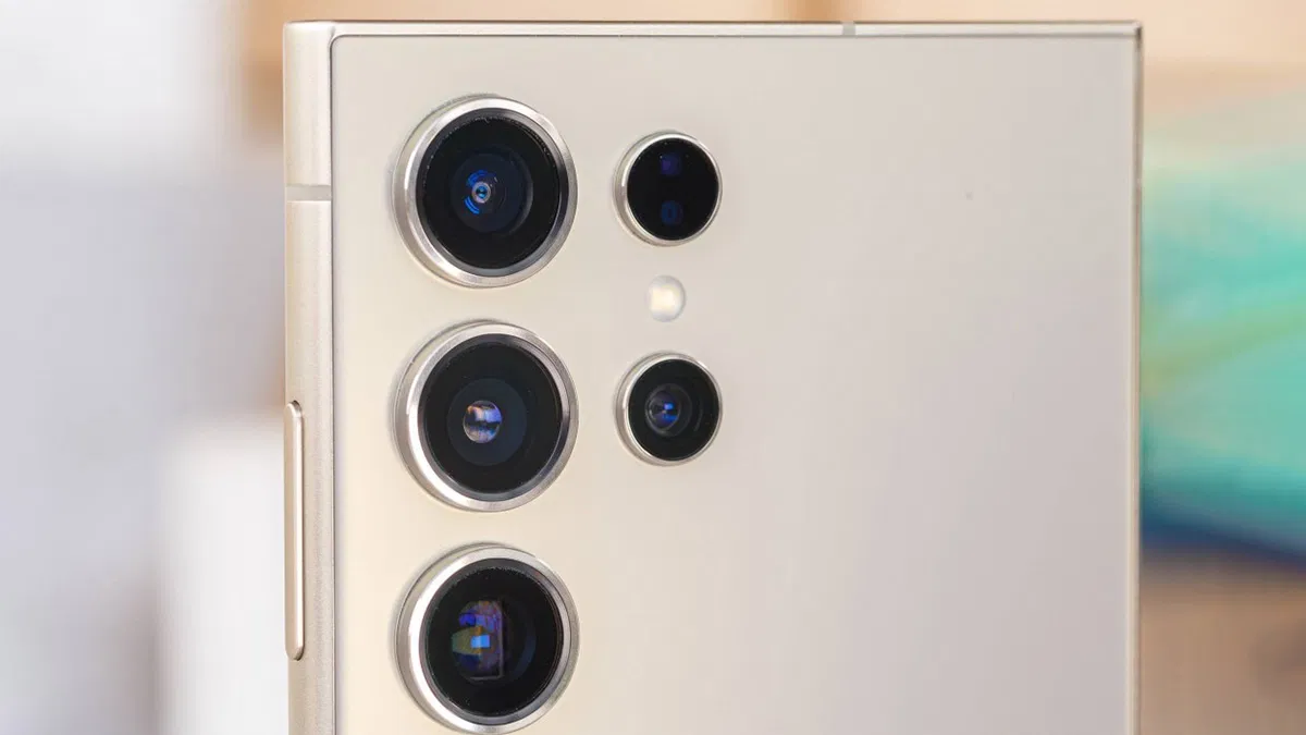 Galaxy S25 Ultra dự đoán sẽ có sự nâng cấp đáng kể về cụm camera (Ảnh: Internet)