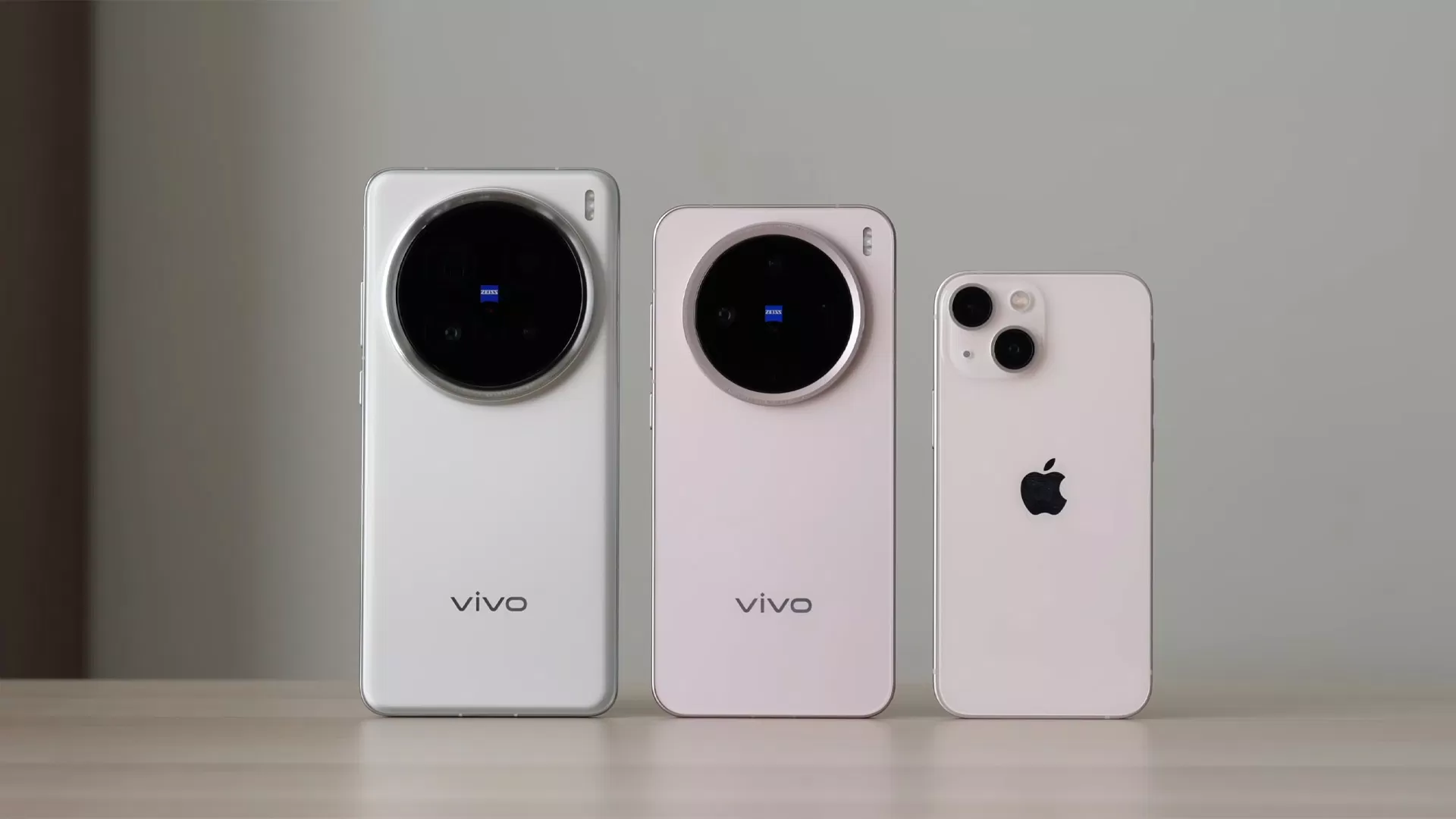 Vivo X200 Series so sánh với iPhone 13 Mini (Nguồn: Internet)