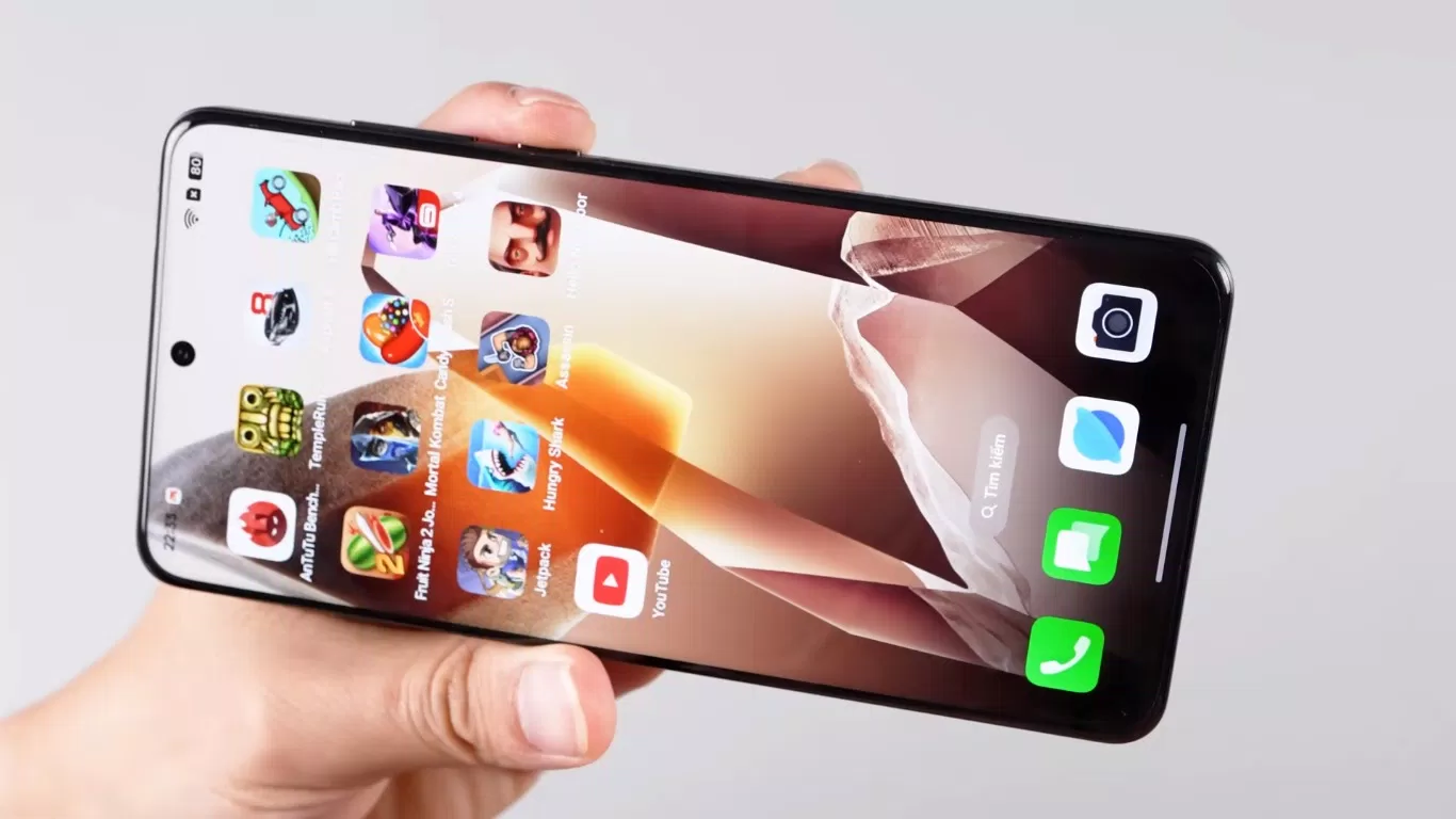 OnePlus 13 chỉ cong nhẹ hai cạnh bên nên khá dễ dán ốp lưng (Ảnh: Internet) OnePlus 13 chỉ cong nhẹ hai cạnh bên nên khá dễ dán ốp lưng (Ảnh: Internet)