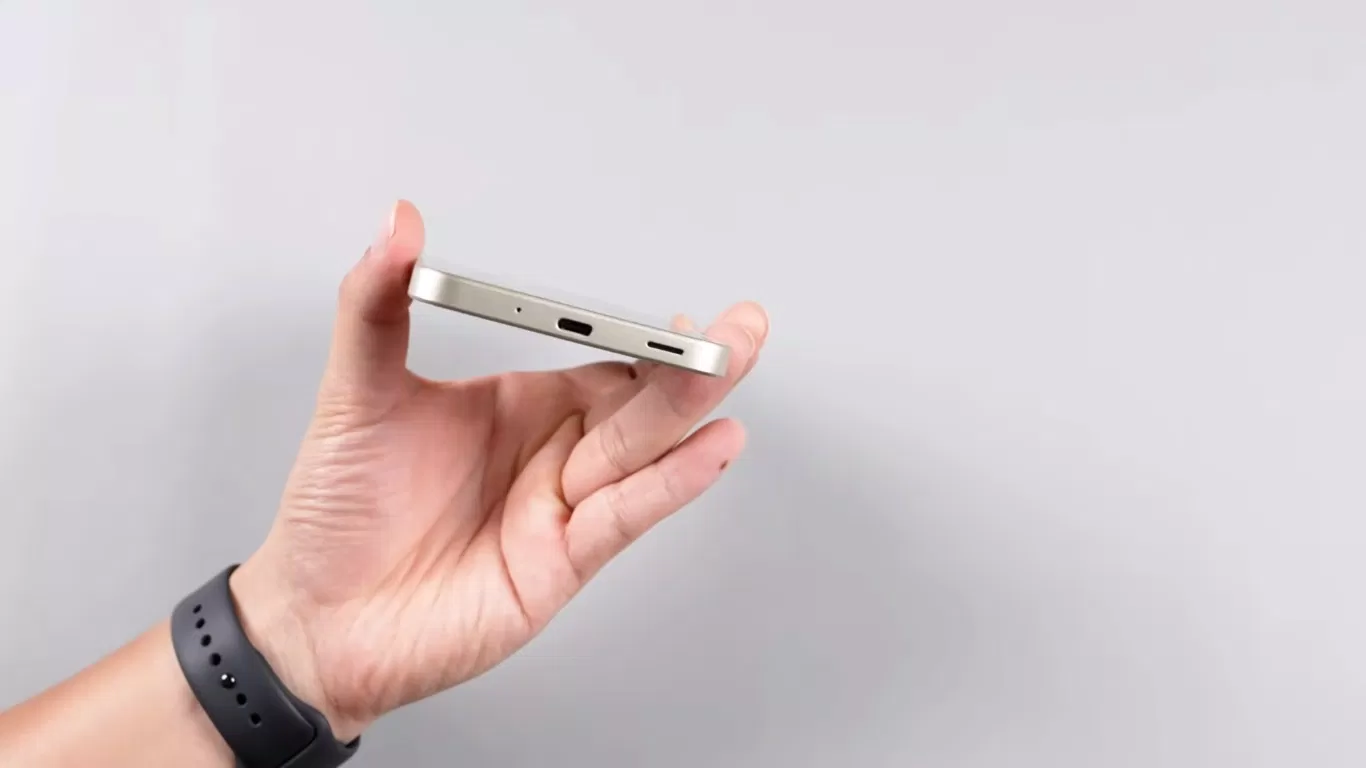 Galaxy A16 chỉ hỗ trợ loa đơn chứ không có loa kép (Ảnh: Internet) Galaxy A16 chỉ hỗ trợ loa đơn chứ không có loa kép (Ảnh: Internet)