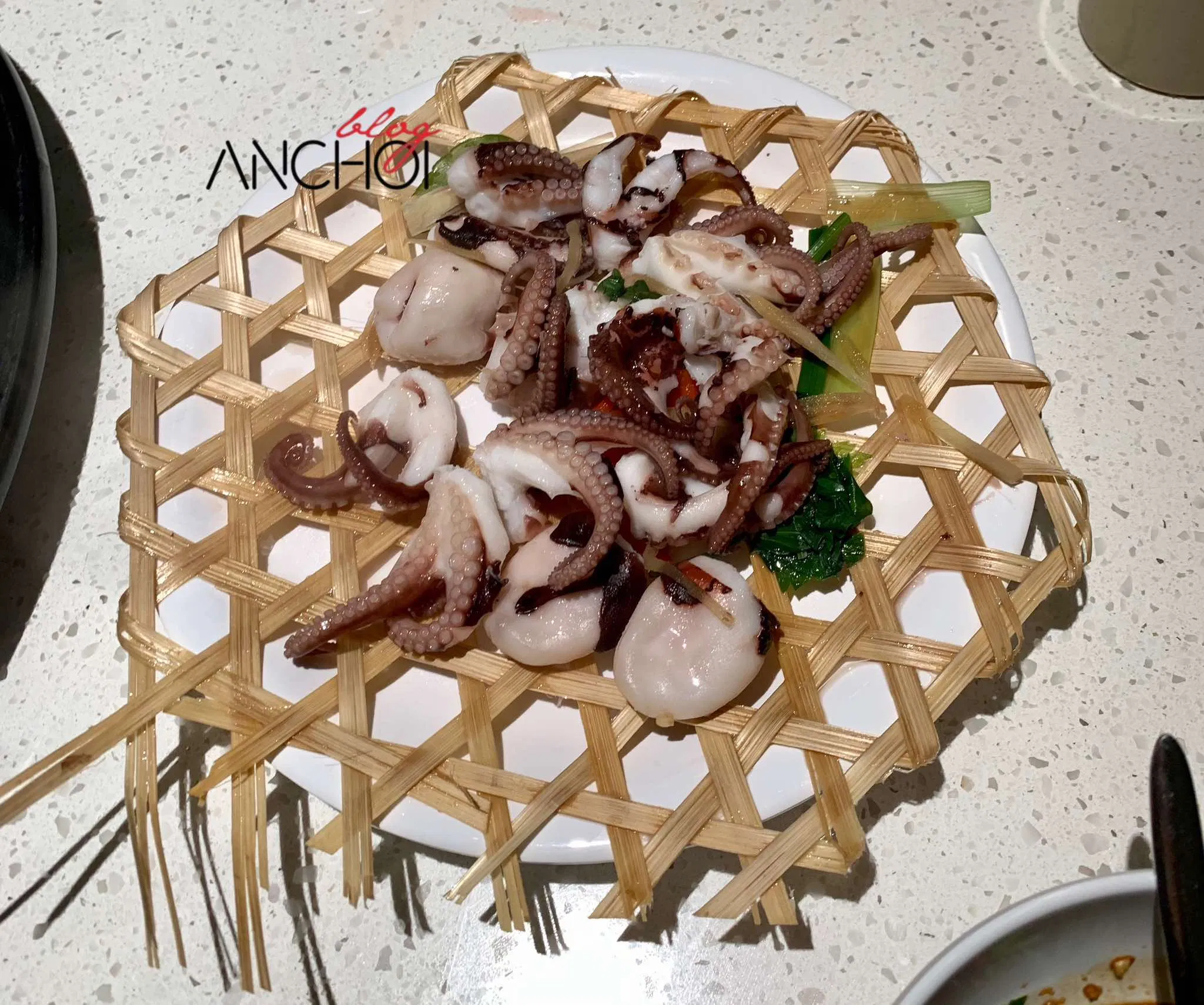 Món bạch tuộc hấp tại Cloud Pot (nguồn: BlogAnChoi)