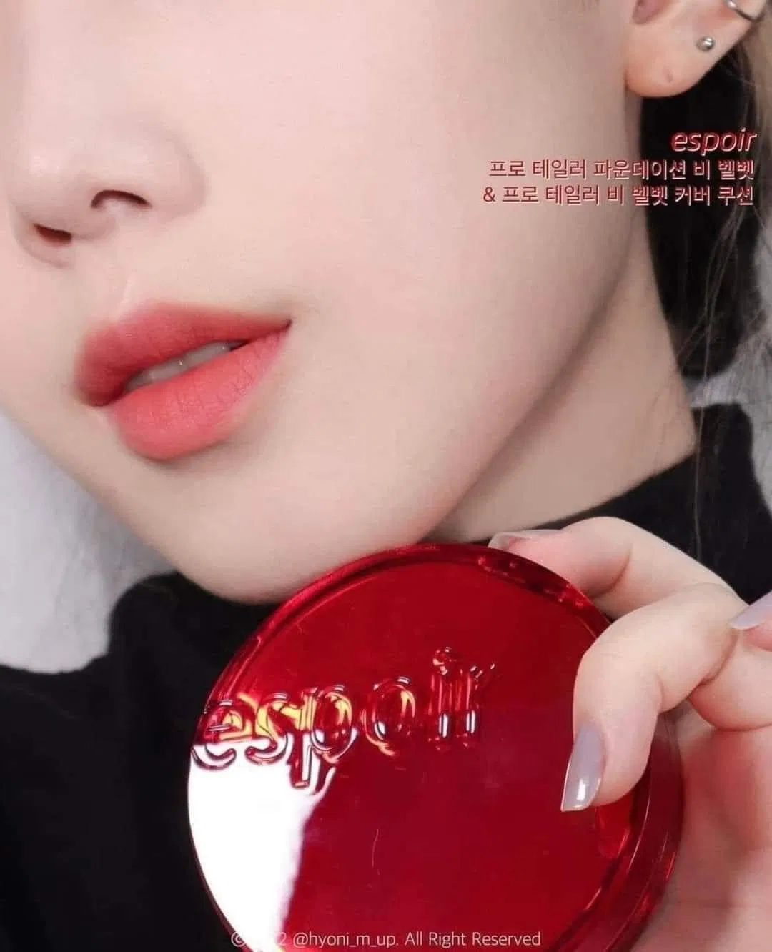 Lớp finish mịn lỳ và hơi ngả vàng (Nguồn: Internet)