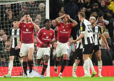 Man Utd "phơi áo" ngay tại Old Trafford trước Newcastle. Ảnh: Internet.