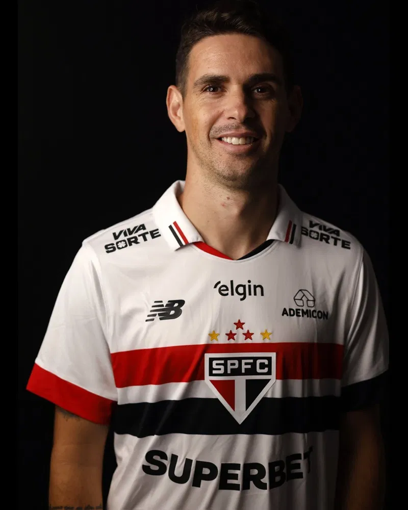 Oscar chấp nhận giảm lương để gia nhập CLB Sao Paulo. Ảnh: Internet.