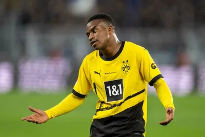 Youssoufa Moukoko bị cáo buộc gian lận đến 4 tuổi so với tuổi thật. Ảnh: Bild.