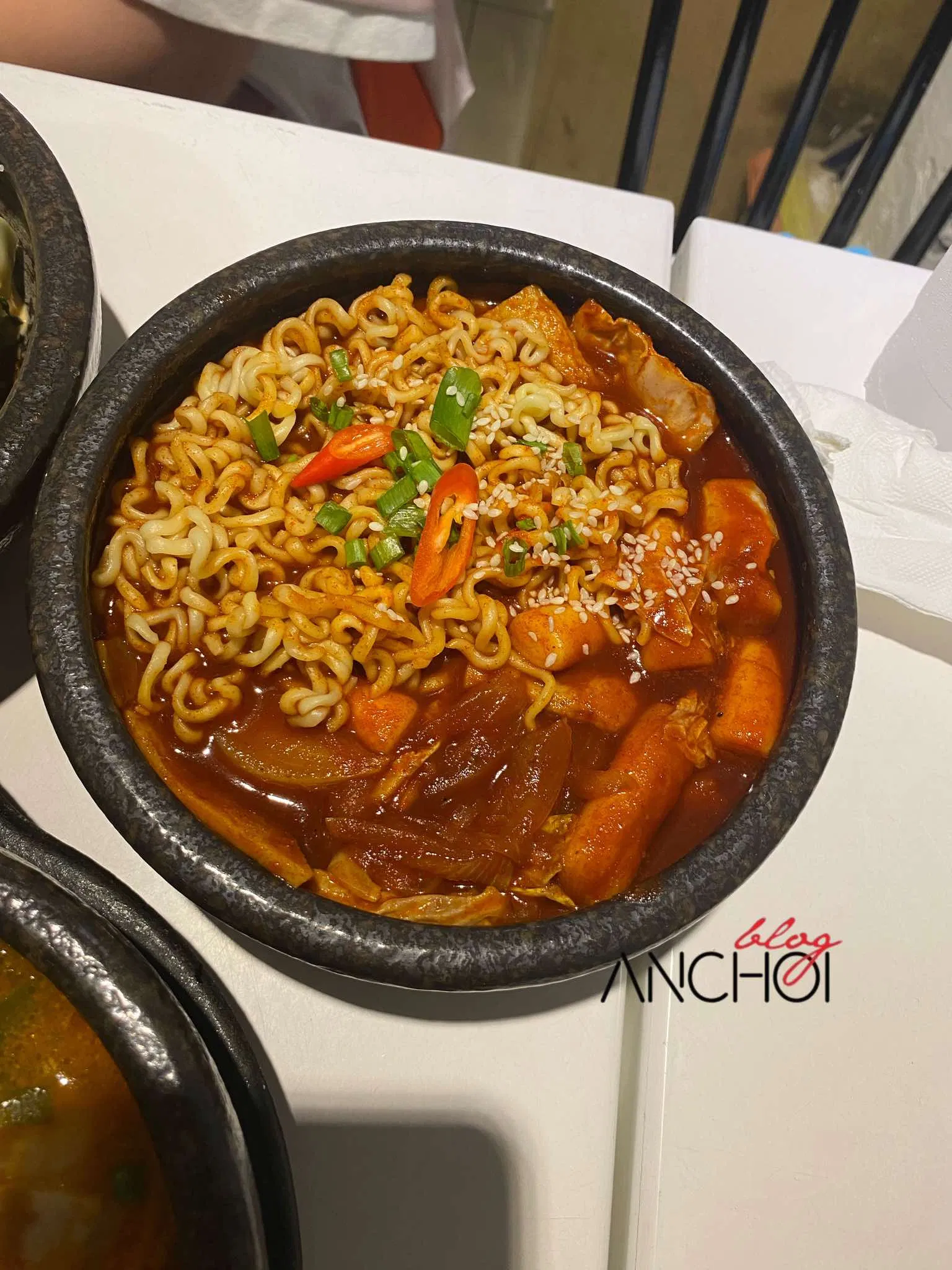 Món teokbokki của quán Kobop Korean Food (nguồn: BlogAnChoi)