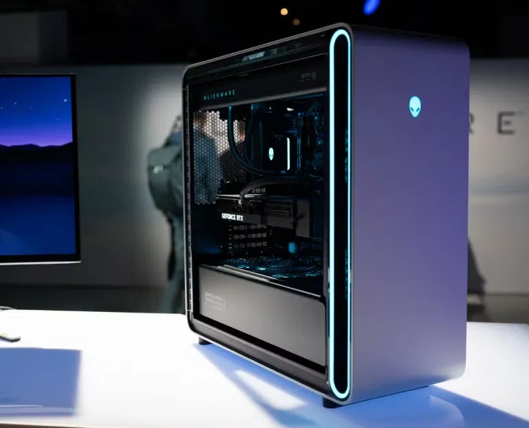 Máy tính Alienware Area 51 tại CES 2025 (Ảnh: Internet) Máy tính Alienware Area 51 tại CES 2025 (Ảnh: Internet)