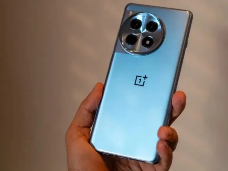 Điện thoại OnePlus 12R (Ảnh: Internet) Điện thoại OnePlus 12R (Ảnh: Internet)