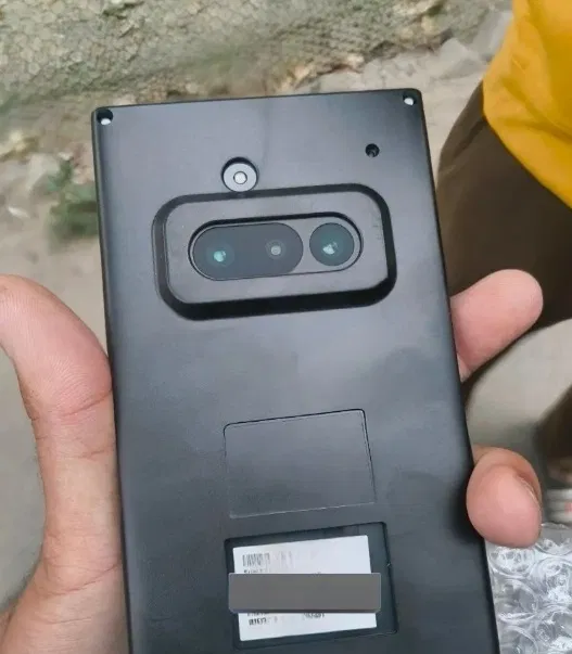 Hình ảnh mẫu điện thoại được cho là Nothing Phone 3a do tài khoản Sanju Choudhary cung cấp (Ảnh: Internet) Hình ảnh mẫu điện thoại được cho là Nothing Phone 3a do tài khoản Sanju Choudhary cung cấp (Ảnh: Internet)