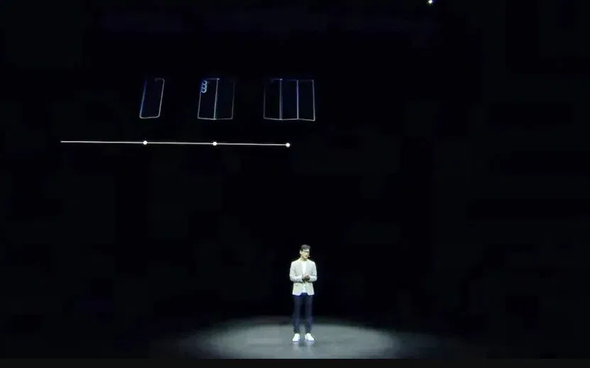 Samsung tiết lộ về mẫu điện thoại gập 3 màn hình (Ảnh: Internet)