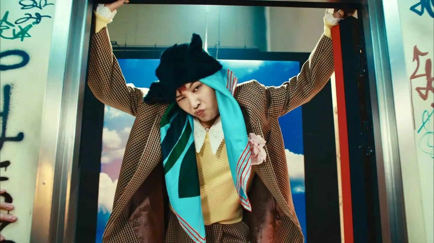 G-Dragon đã bất ngờ khi tung ra ca khúc POWER vào ngày 31 tháng 10 (Ảnh: Internet) G-Dragon đã bất ngờ khi tung ra ca khúc POWER vào ngày 31 tháng 10 (Ảnh: Internet)