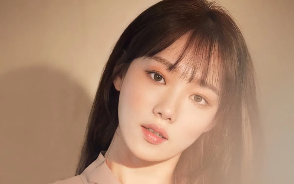 Lee Sung Kyung thường được công chúng nghĩ đến với hình ảnh của một ngôi sao tài năng và giàu có (Ảnh: Internet)