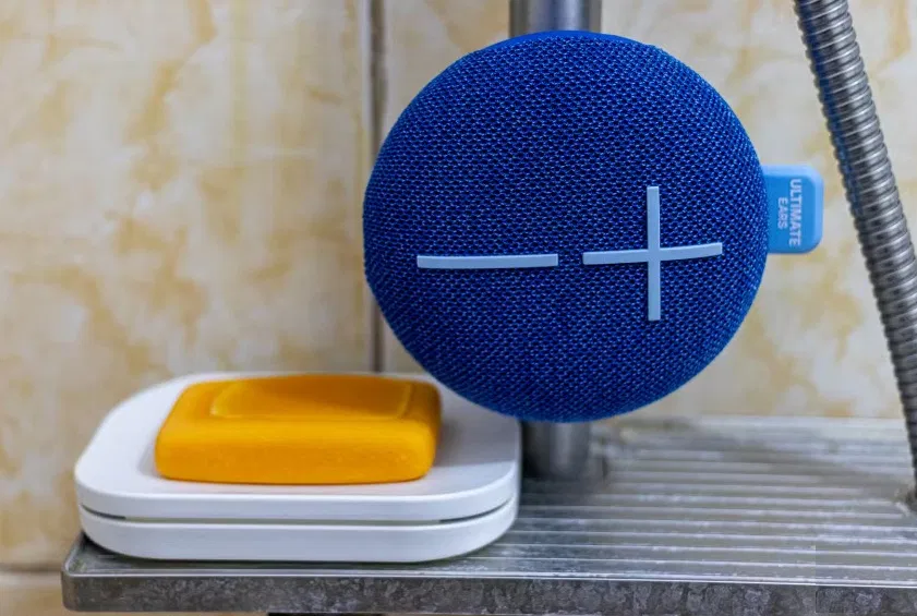 Sử dụng loa Ultimate Ears Miniroll trong phòng tắm (Ảnh: Internet) Sử dụng loa Ultimate Ears Miniroll trong phòng tắm (Ảnh: Internet)