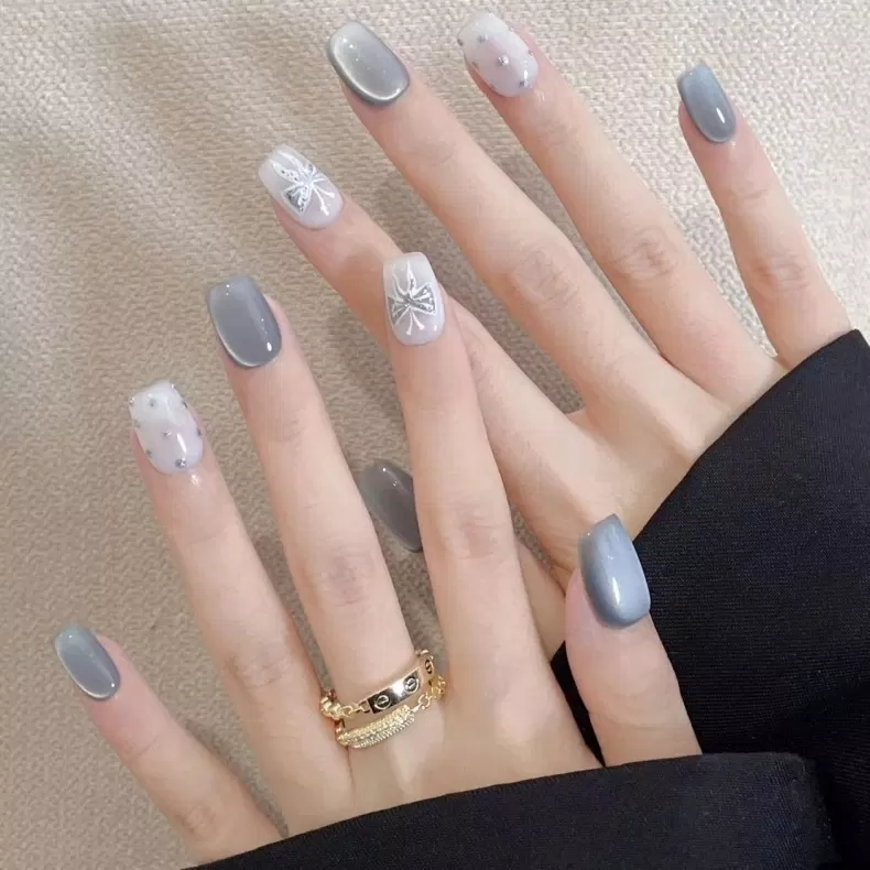 Những màu nail đẹp tôn da nhất, "cứu tinh tối thượng" cho làn da vàng