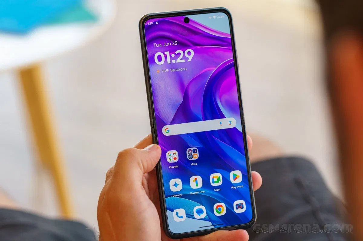 Motorola Razr 60 Ultra (Ảnh: Internet) Motorola Razr 60 Ultra (Ảnh: Internet)